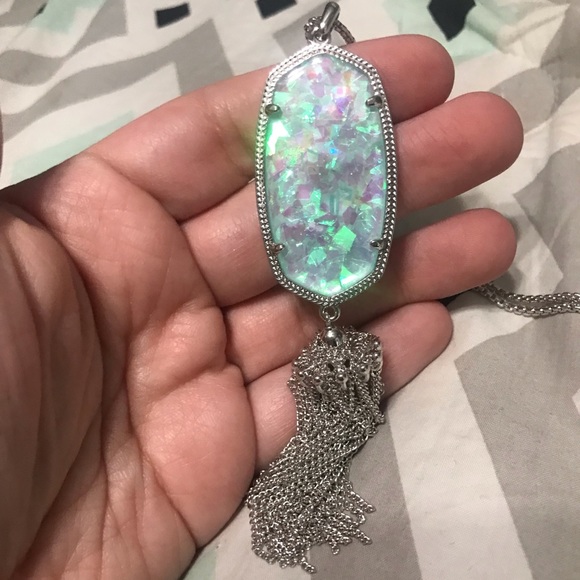 Kendra Scott Jewelry - Kendra Scott mint iridescent Rayne necklace